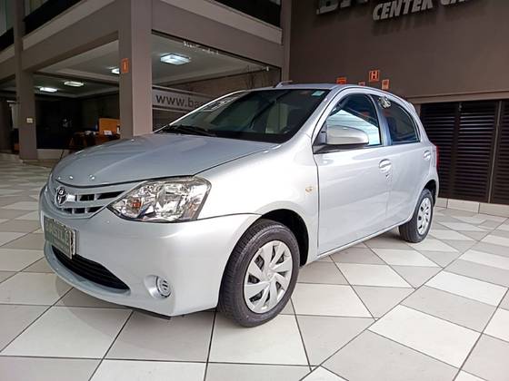 TOYOTA ETIOS 1.5 XS 16V FLEX 4P MANUAL TOYOTA ETIOS 1.5 XS 16V FLEX 4P MANUAL